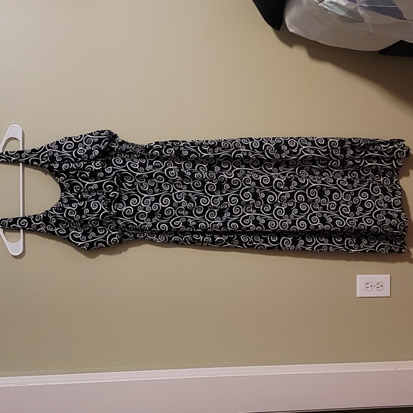 Maxi dress that cinches in all the right places - Picture 5 of 5